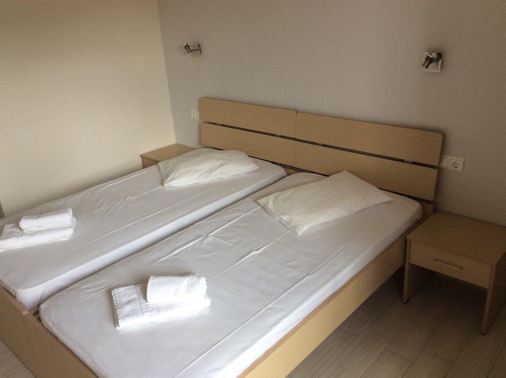 פלאקיאס Elena Rooms חדר תמונה