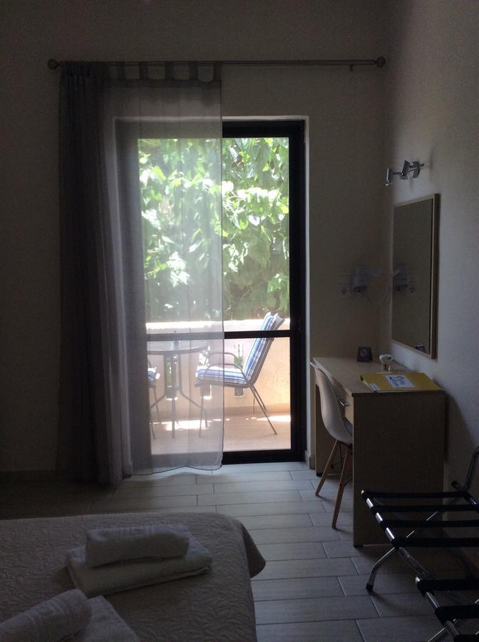 פלאקיאס Elena Rooms מראה חיצוני תמונה